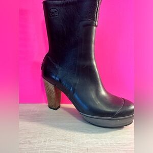 Sorel Women 4” wood heel black/brown rain boots size 8